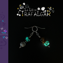 Charger l'image dans la galerie, La Loi de Trafalgar pièce unique Boucle d'Oreille mini