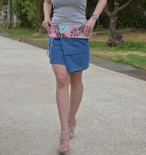Charger l'image dans la galerie, Miniskirt Rosée sauvage du matin ensoleillé