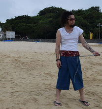 Charger l&#39;image dans la galerie, Shisa Okinawa Beach Slappers
